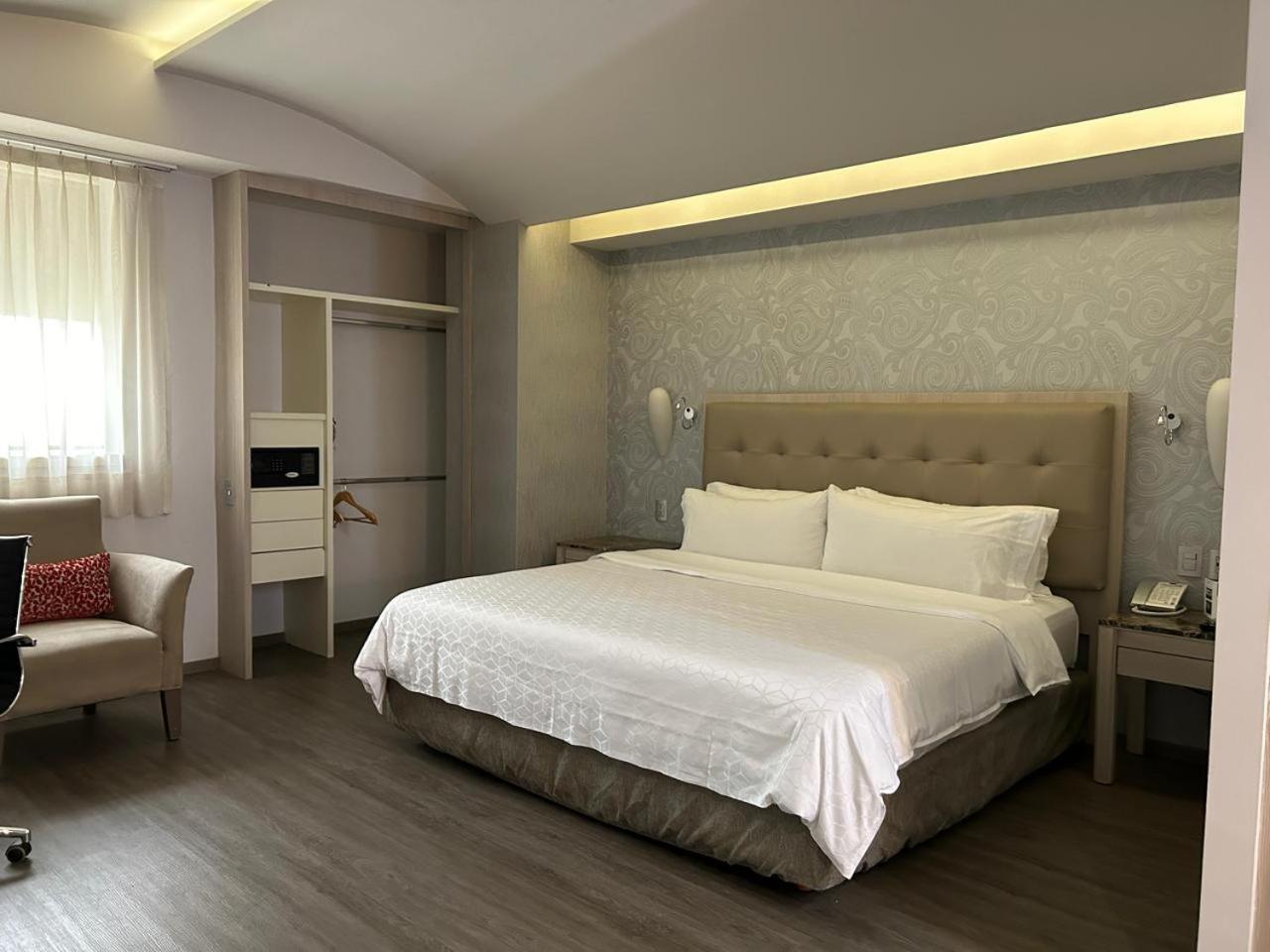 Holiday Inn Express Mexico- Toreo By Ihg Εξωτερικό φωτογραφία